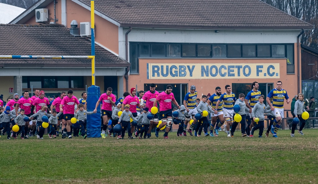 Rugby 2025/2026: blocco retrocessioni in Serie A e Serie B 1 ingresso in campo di Rugby Noceto vs Rugby Parma 26 15 Serie A rugby 2024 2025 foto Sicuri