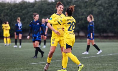 Gaia Distefano e Zhanna Ferrario esultano dopo il raddoppio ospite in Orobica Parma 0 5 16a giornata Serie B femminile 2024 2025