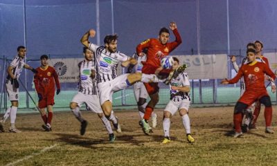 Giulio Ibrahimi e Adriano Pellacini si contendono il pallone in Carignano Fidenza 1 1 19a giornata Promozione gir. A 2024 2025