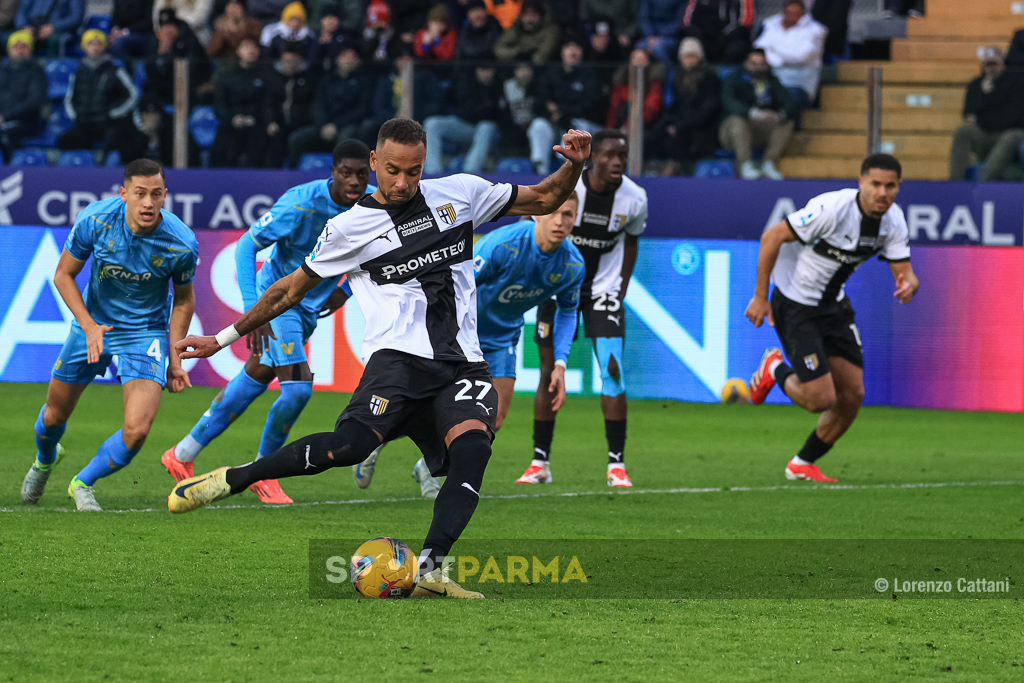 Parma Venezia 1 1 21a giornata Serie A 2024 2025 Hernani segna su calcio di rigore