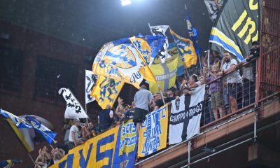 i tifosi gialloblu nel settore ospiti dello stadio Marassi per Genoa Parma 3 3 3 settembre 2022 Serie B 2022 2023