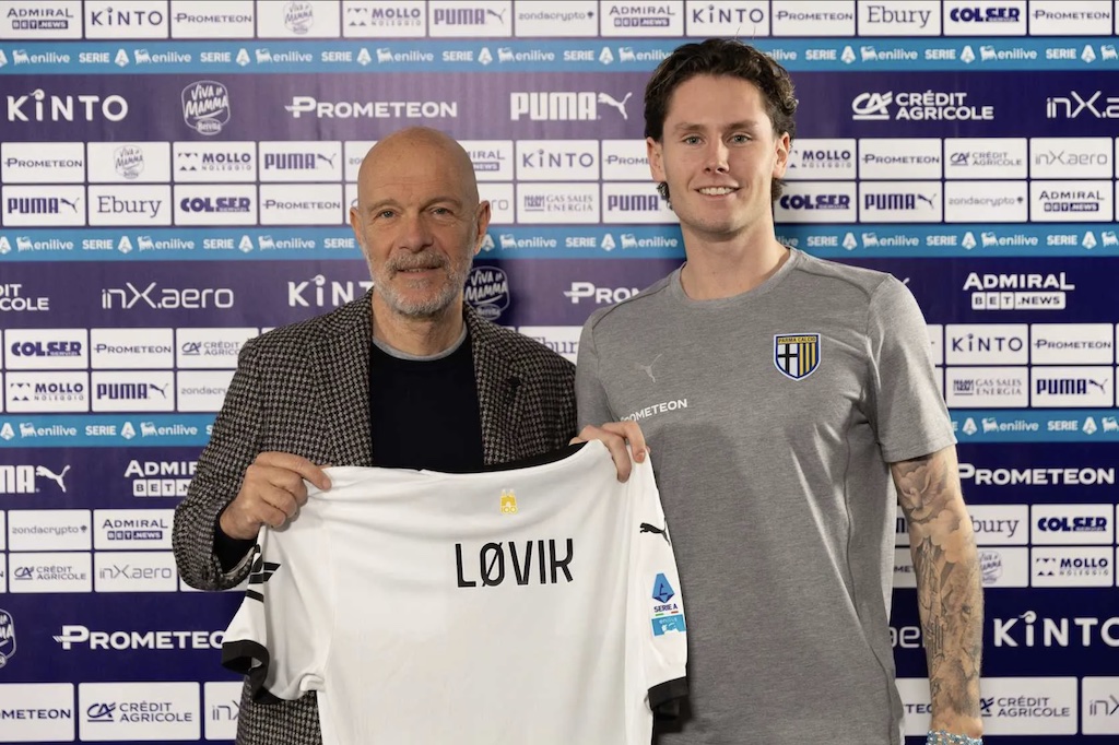 il ds Mauro Pederzoli e il nuovo acquisto Mathias Johan Fjortoft Lovik Parma Calcio 1913