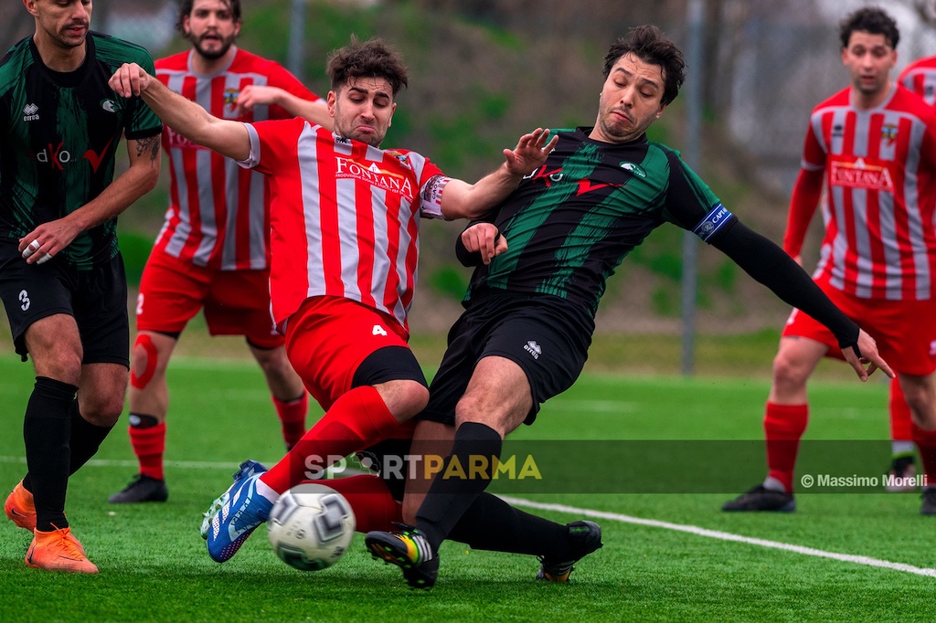 Il Cervo Langhiranese 1 3 22a giornata Prima Categoria gir. B 2024 2025 scontro tra i capitani Alex Dalla Fiora e Michele Schiaretti