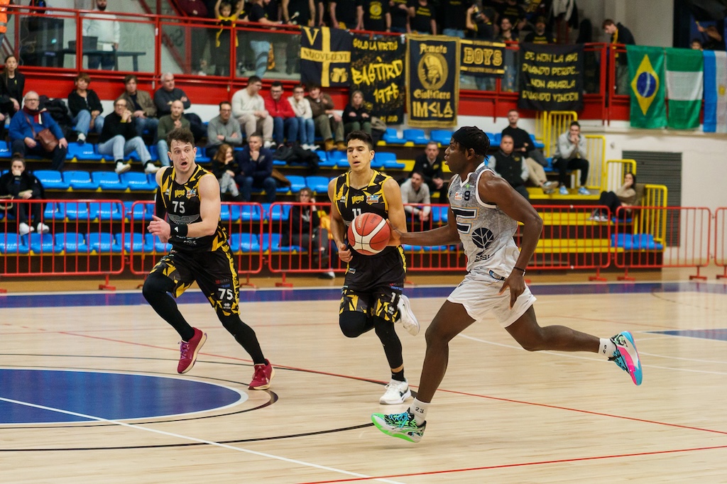 Mahamadou Diarra in Foppiani Fulgor Fidenza vs Virtus Imola 82 75 29a giornata Serie B basket 2024 2025