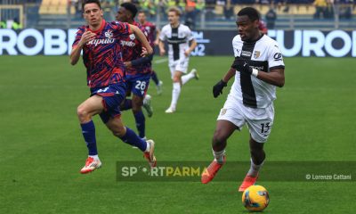 Parma Bologna 2 0 26a giornata Serie A 2024 2025 Ange Yoan Bonny inseguito da Juan Miranda