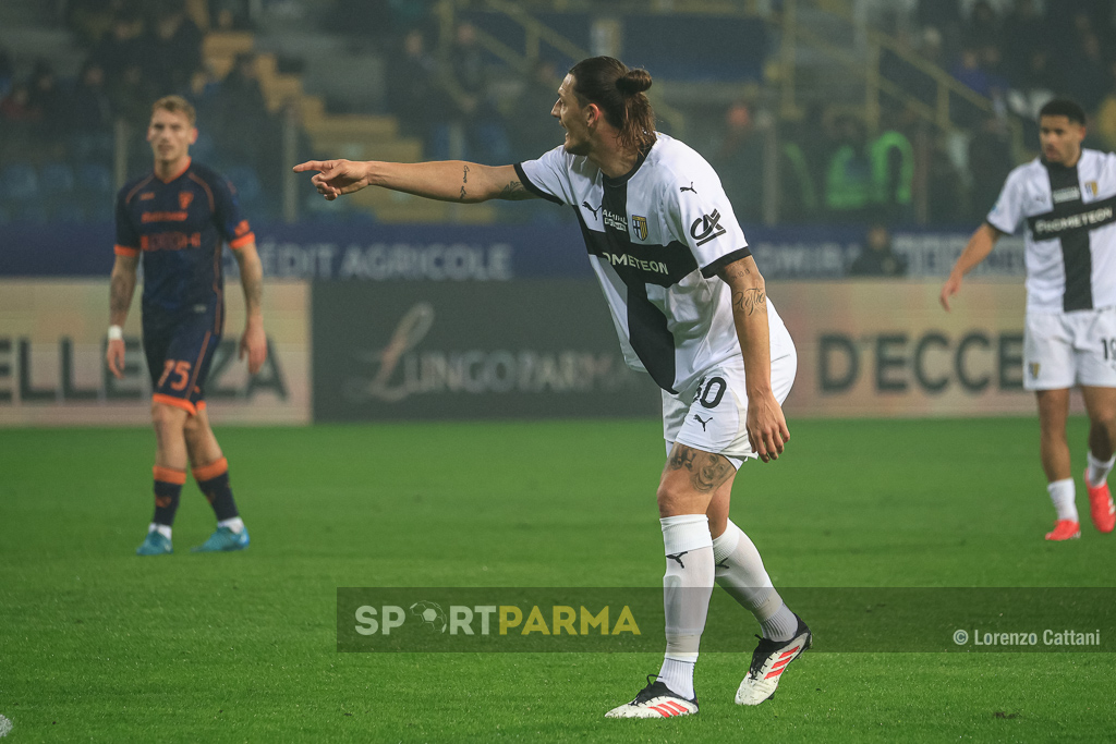 Parma Lecce 1 3 23a giornata Serie A 2024 2025 Milan Djuric indica