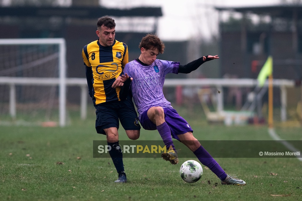 San Secondo Noceto 1 1 22a giornata Prima Categoria gir. A 2024 2025 Nicolo Lo Re protegge palla sulla pressione di Alessandro Siciliano