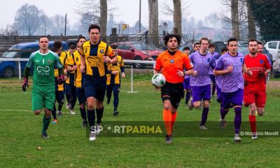 San Secondo Noceto 1 1 22a giornata Prima Categoria gir. A 2024 2025 lingresso in campo delle due squadre con larbitro Riccardo Nuzzo di Forli