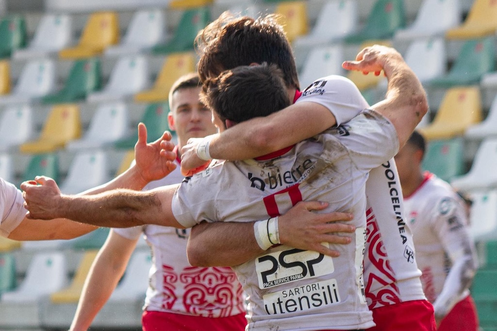 abbraccio giocatori HBS Colorno Serie A Elite Rugby 2024 2025