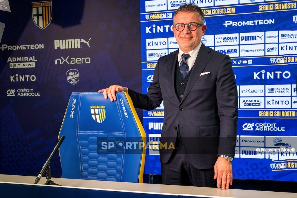 Cherubini: «Chivu? È andata così... Ora sceglieremo con calma» 1 conferenza stampa di presentazione del nuovo AD del Parma Calcio 1913 Federico Cherubini allo stadio Tardini il 7.2.2025 lAD Cherubini in piedi vicino alla poltrona
