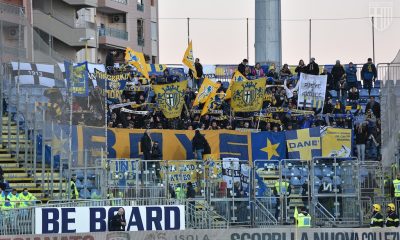 i tifosi gialloblu nel settore ospiti dello stadio Unipol Domus Arena il 16.02.2019 in Cagliari Parma 2 1 Serie A 2019 2020