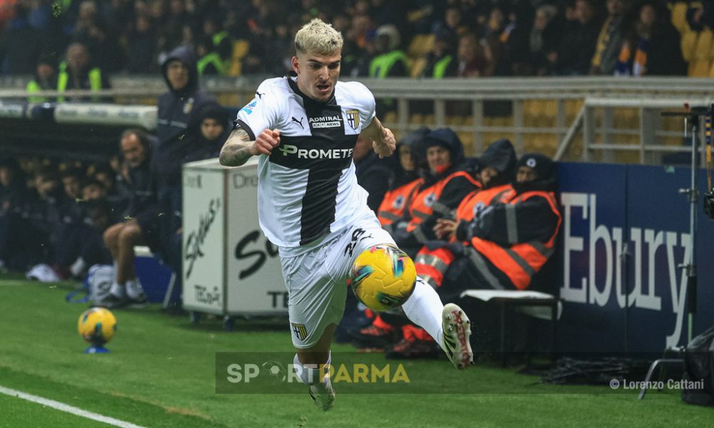 Parma Lecce 1 3 23a giornata Serie A 2024 2025 stop al volo di Valentin Mihaila