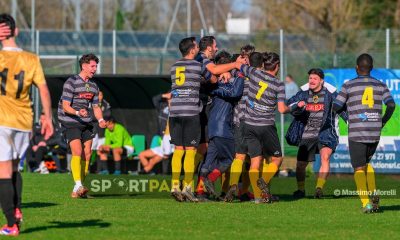 Real Sala Baganza Juventus Club Parma 2 1 25a giornata Prima Categoria gir. B 2024 2025 lesultanza dei giocatori di casa dopo il gol vittoria