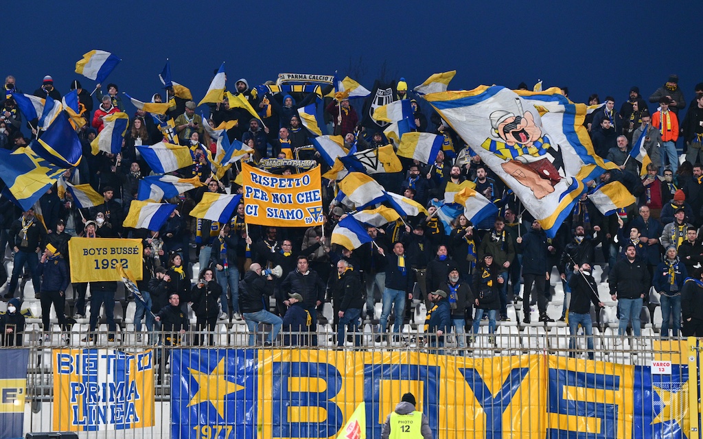 tifosi gialloblu nel settore ospiti in Monza Parma 1 1 il 2 marzo 2022 27a giornata Serie B 2021 2022