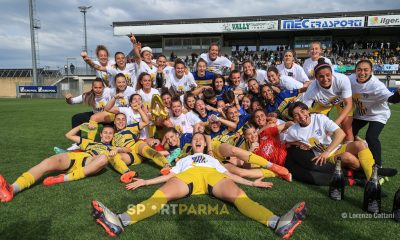 2025 04 19 26a giornata Serie B femminile Parma Genoa 1 0 promozione in serie A femminile la foto di gruppo per i festeggiamenti finali
