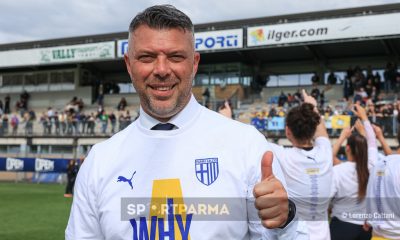 2025 04 19 26a giornata Serie B femminile Parma Genoa 1 0 promozione in serie A femminile mister Salvatore Colantuono con il pollice in su