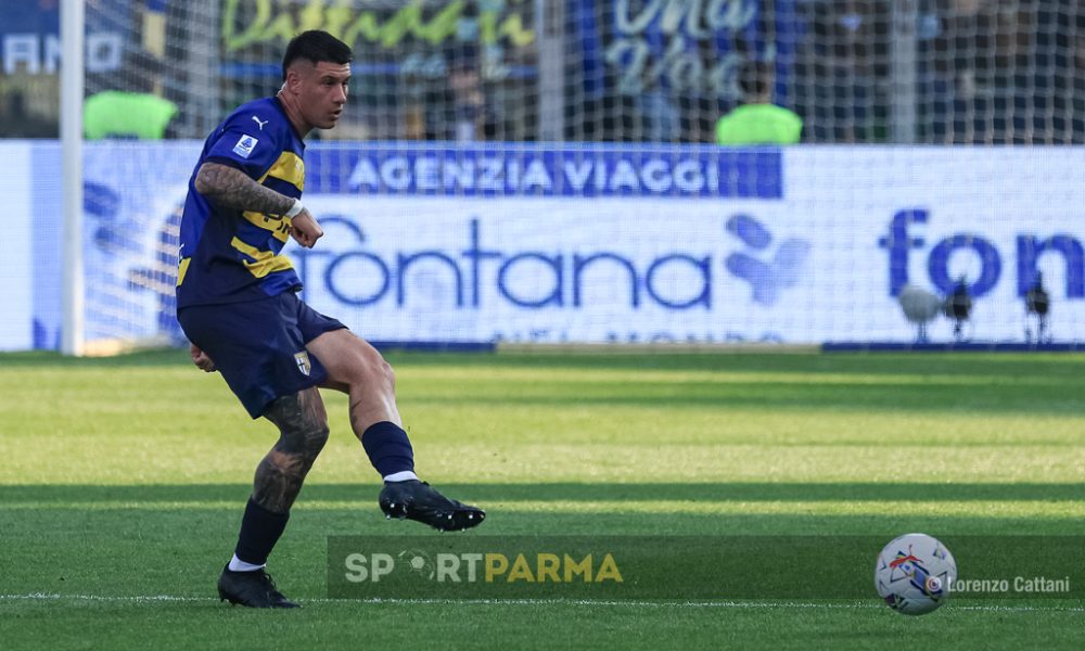 Parma Inter 31a giornata Serie A 2024 2025 Lautaro Valenti passa il pallone