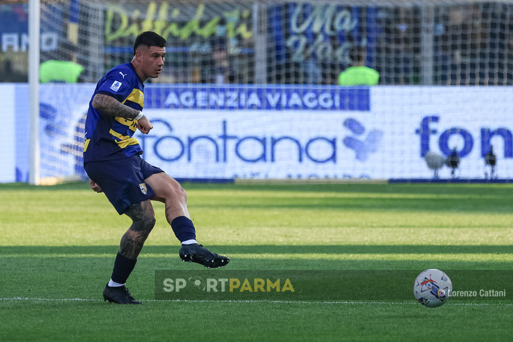 Il “toro” Valenti vede rosso: Parma, è la 6ª espulsione stagionale 1 Parma Inter 31a giornata Serie A 2024 2025 Lautaro Valenti passa il pallone