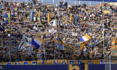 Parma Juventus 1 0 33a giornata Serie A 2024 2025 Sciarpe e bandiere dei tifosi in Curva Nord
