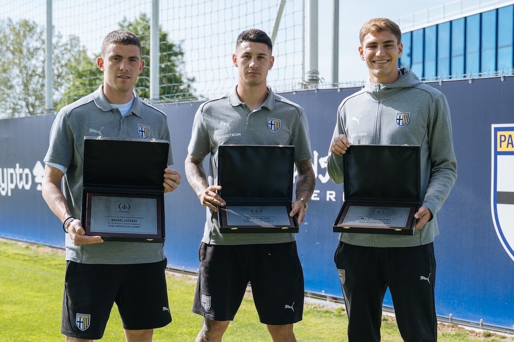 la AFA Internacional premia Nahuel Estevez Lautaro Valenti e Mateo Pellegrino amabasciatori argentini del Parma