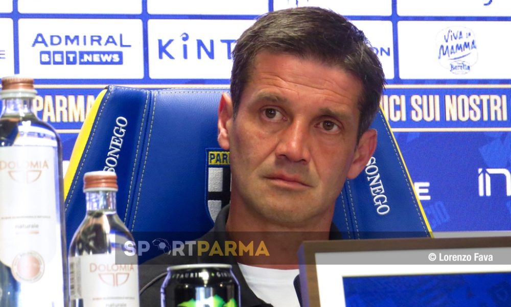 lallenatore Cristian Chivu Parma Calcio 913 in conferenza stampa allo stadio Tardini venerdi 4 aprile 2025