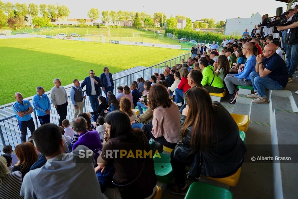 presentazione dellalleanza sportiva tra AFA Internacional e ACD Colorno Calcio uno scorcio della tribuna gremita