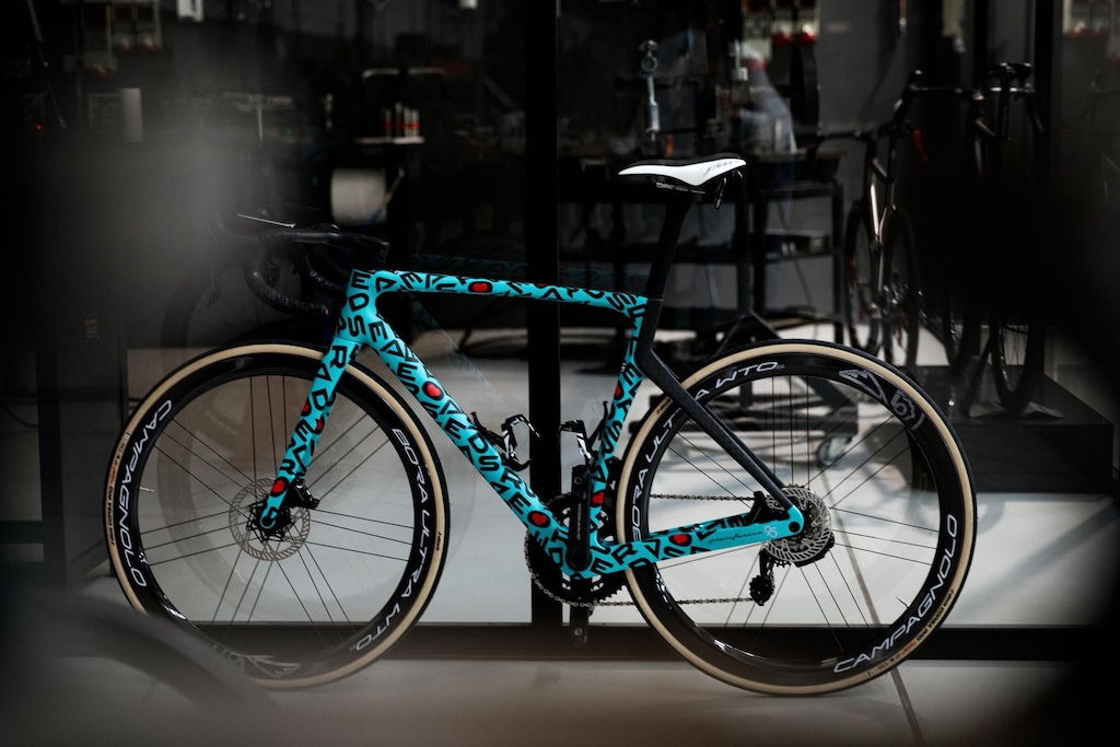 70 Icona Revo la bici della VF Group Bardiani CSF Faizane al Giro dItalia 2025