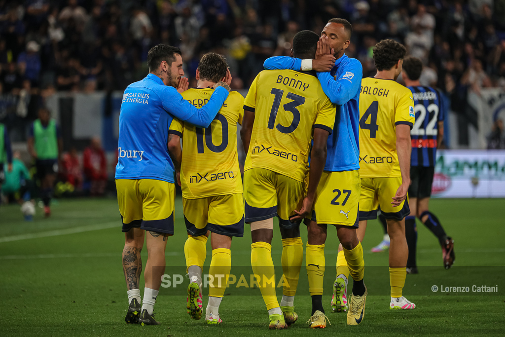Amichevoli: il 9 agosto "replay" di Heidenheim-Parma 1 Atalanta Parma 2 3 38a giornata Serie A 2024 2025 Emanuele Valeri ed Hernani parlano con ADrian Bernabe e Ange Yoan Bonny