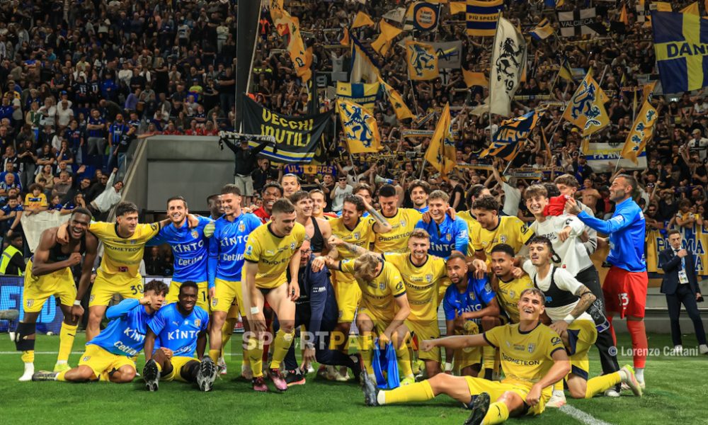 Atalanta Parma 2 3 38a giornata Serie A 2024 2025 i festeggiamenti della squadra a fione partita