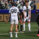 Parma Como 0 1 35a giornata Serie A 2024 2025 Dennis Man si lamenta del rimbalzo del pallone dopo il gol divorato sotto porta
