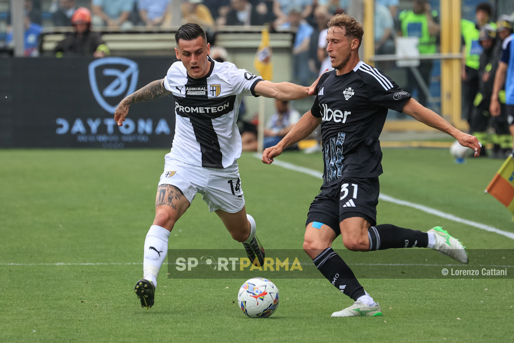 PAGELLE: Hainaut domina la fascia. Man, crisi senza fine 1 Parma Como 0 1 35a giornata Serie A 2024 2025 Emanuele Valeri e Mergim Vojvoda