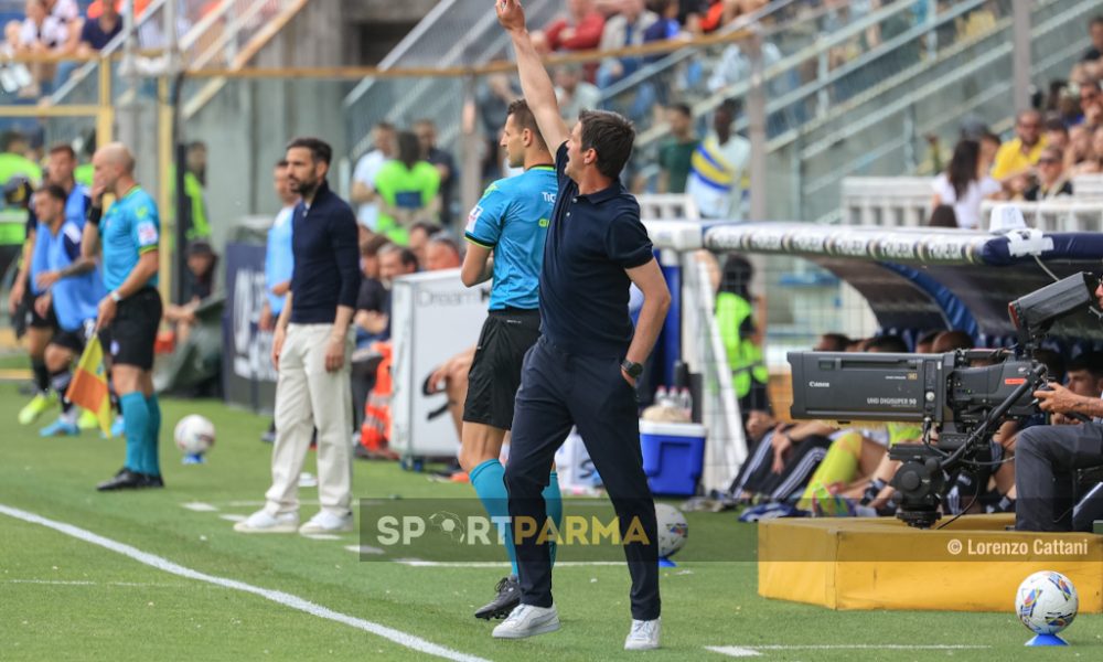 Parma Como 0 1 35a giornata Serie A 2024 2025 gli allenatori Cesc Fabregas e Cristian Chivu a bordocampo