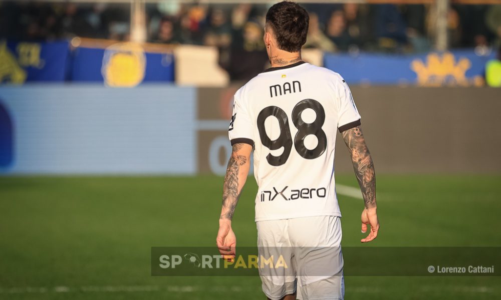 Parma Lazio 3 1 14a giornata Serie A 2024 2025 Dennis Man di spalle