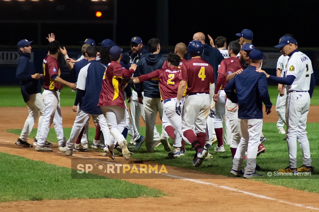 Baseball A: con una doppietta Camec Collecchio schianta Paternò 1 Rissa fra Collecchio Baseball vs Farma Crocetta gara2 Serie A 2025