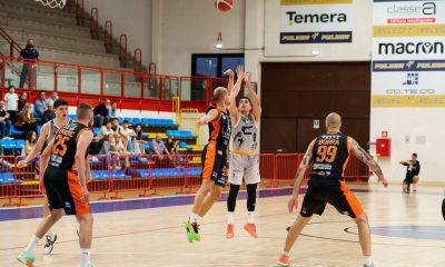 Simone Valsecchi in Foppiani Fulgor Fidenza Crifo Wines Ruvo di Puglia 87 76 gara3 playoff Serie B nazionale basket 2024 2025