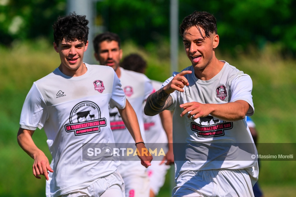 Team Traversetolo Solignano 3 1 finale playoff Prima Categoria gir. B 2024 2025 Marco Mastrangelo esulta al gol del vantaggio rosanero