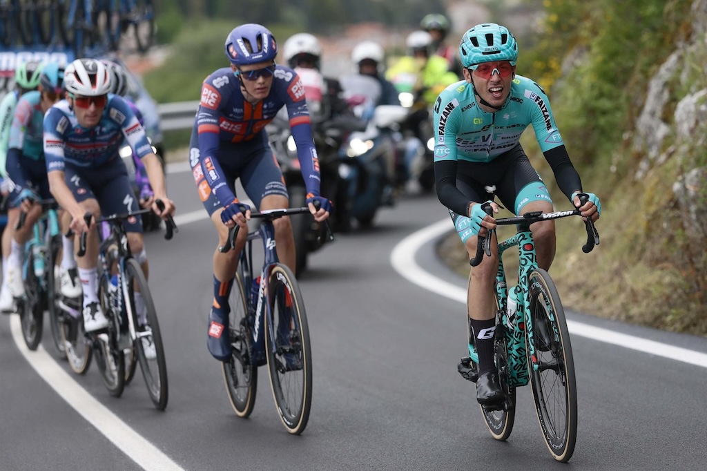 VF Group Bardiani: Tarozzi in fuga al Giro, Tolio 7° in Ungheria 1 VF GROUP BARDIANI CSF FAIZANE MANUELE TAROZZI ANCORA IN FUGA AL GIRO DITALIA. TOP10 PER ALEX TOLIO IN UNGHERIA