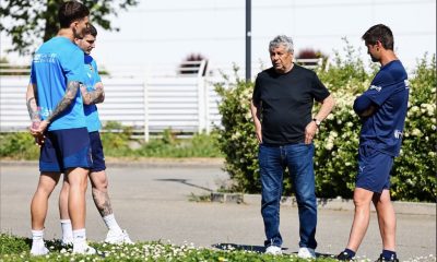 Valentin Mihaila Dessni Man e mister Cristian Chivu a colloqui con il ct della Romania Mircea Lucescu al Mutti Training Center di Collecchio