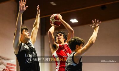 Valtarese Basket Mazzei Architects Parma Basket Project 68 65 gara2 semifinale playoff Divisione Regionale 2 s.s. 2024 2025 Davide Giani cerca il canestro
