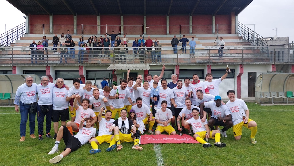 Audax Fontanellatese, prima della classe. Ouarrak: «Tutti importanti» 3 i festeggiamenti dellAudax Fontanellatese per la vittoria del campionato di Seconda Categoria gir. B 2024 2025
