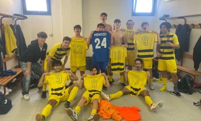 i festeggiamenti negli spogliatoi della Due G Futsal Parma Under 19
