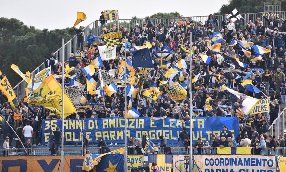 i tifosi gialloblu nel settore ospiti in in Empoli Parma 3 3 26a giornata Serie A 2018 2019 2 marzo 2019