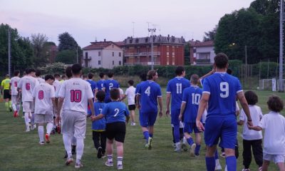 ingresso in campo di Maranello Team Traversetolo 2 1 quarti di finale playoff regionali Prima Categoria 2024 2025