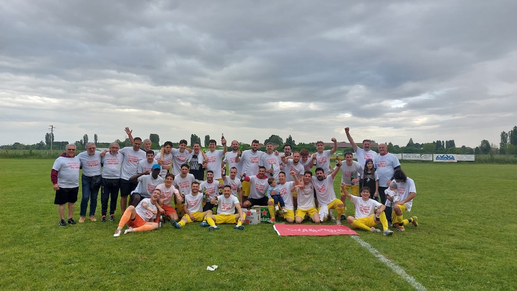 lAudax Fontanellatese festeggia la vittoria del campionato di Seconda Categoria gir. B 2024 2025