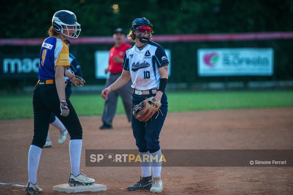 Softball A1: testacoda Bollate-Old Parma, Collecchio ospita Caronno 1 Bernardin difende terza base in gara 2 Bertazzoni Collecchio Pubbliservice Old Parma 11 1 13a giornata Serie A1 softball 2025 foto Simone Ferrari