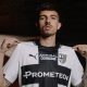 Enrico Delprato con la nuovamaglia crociata del Parma per la stagione 2025 2026