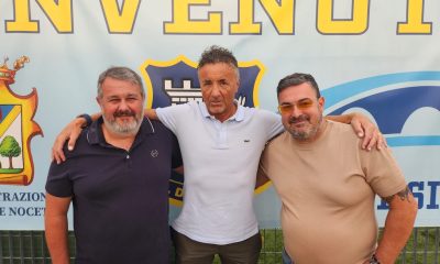 Il presidente uscente Massimo Barella tra il nuovo presidente del Noceto Rocco Sandei a sinistra e il nuovo vice Adriano Siciliano a destra