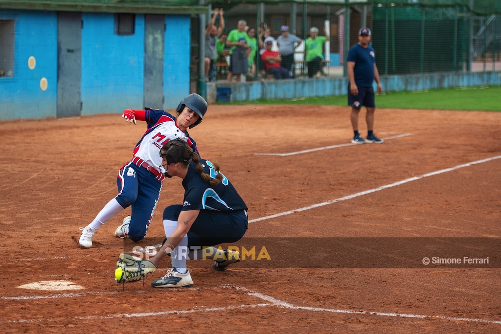 Softball A1: Old Parma sempre più in difficoltà. E anche Collecchio va ko 1 MFK Bollate Bertazzoni Collecchio 12a giornata Serie A1 softball 2025 foto Simone Ferrari