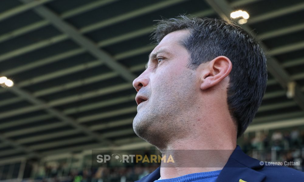 Parma Inter 31a giornata Serie A 2024 2025 mister Cristian Chivu di profilo