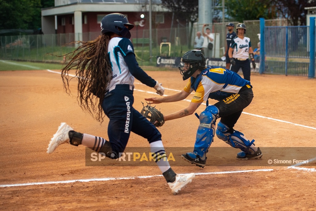 Softball A1: Old Parma vince gara1, poi il maltempo interrompe il derby 1 gara 1 Bertazzoni Collecchio Pubbliservice Old Parma 4 5 13a giornata Serie A1 softball 2025 foto Simone Ferrari